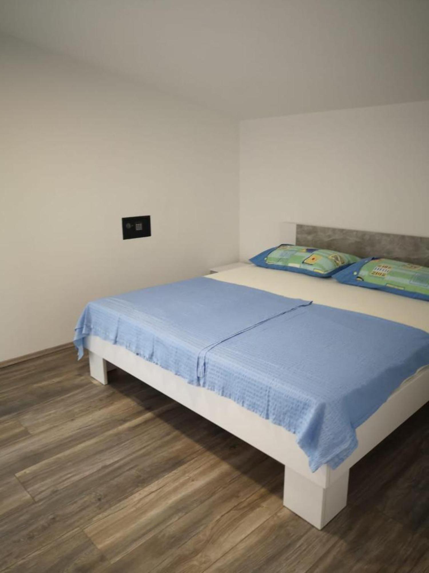 Apartments Tara Ražanac Cameră foto